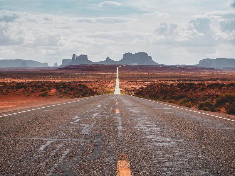 Road to Monument Valley